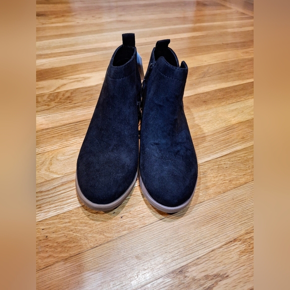 Time and Tru Memory Foam WTT Core Ankle Black Booties Sz 7 - Picture 3 of 4